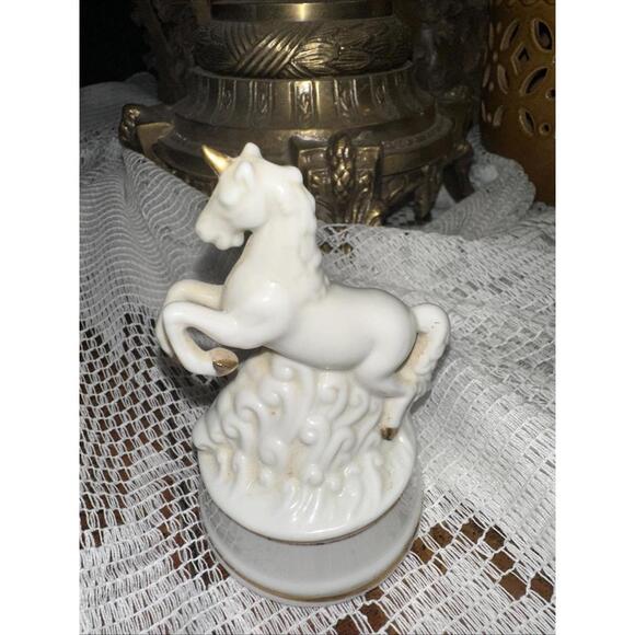 San Francisco Music Box Company Unicorn ~ Plays Love me 3 1/2” Tall - Picture 3 of 9